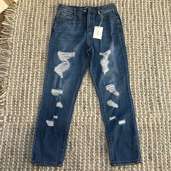 NWT high waist distressed jeans by Cello size 15♥️ - Picture 1 of 10